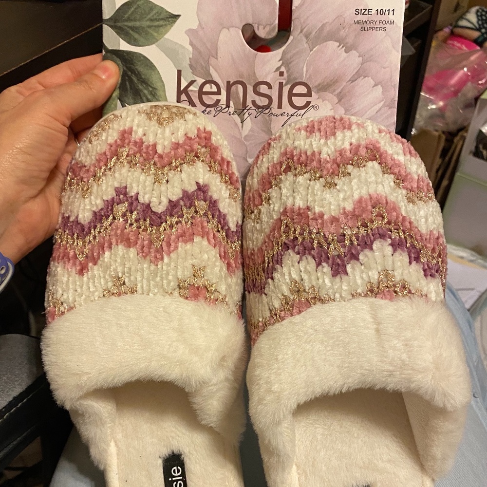 Kensie slippers women’s new teen size 10/11 10 11 xl pink multi